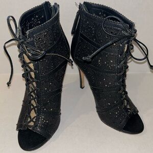 ALICE + OLIVIA Gale Black Leather Laser Cut Lace Up Heels Size 36 US 6.5-7